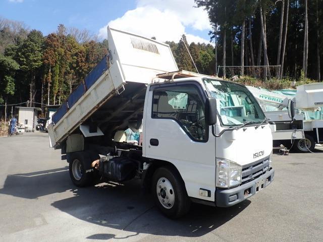 Isuzu ELF Truck