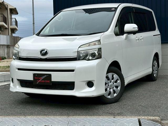 Used TOYOTA VOXY