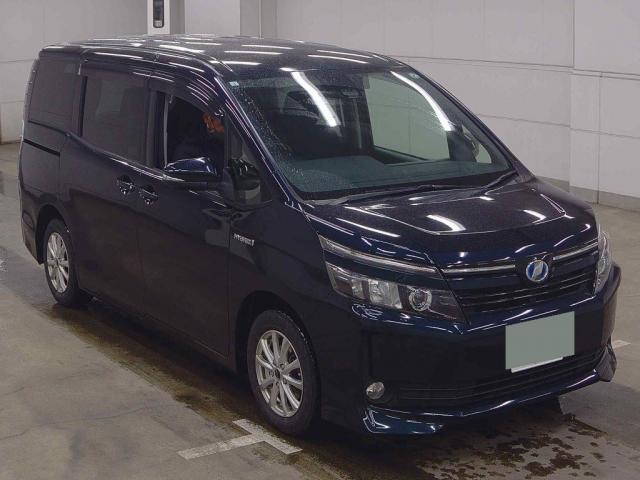 Used Toyota VOXY