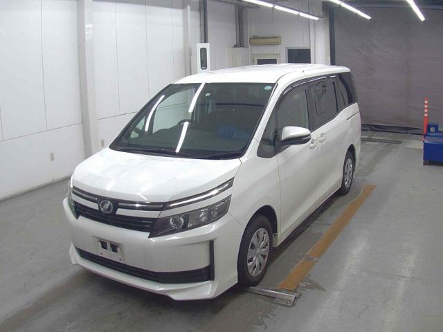 Used Toyota VOXY