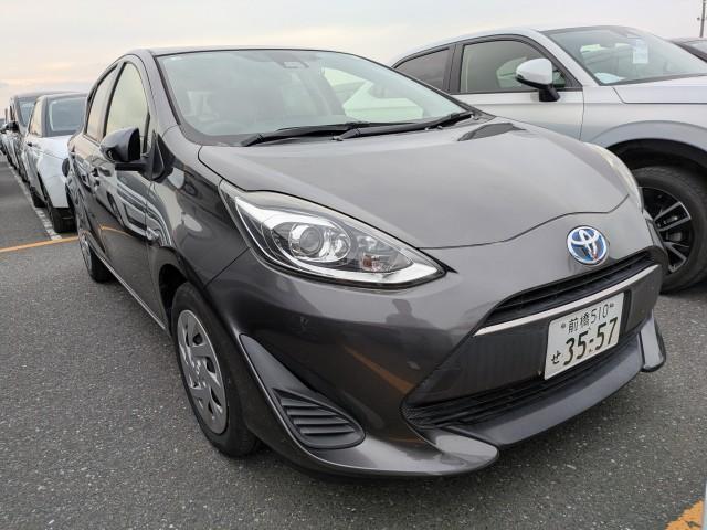 Used TOYOTA AQUA