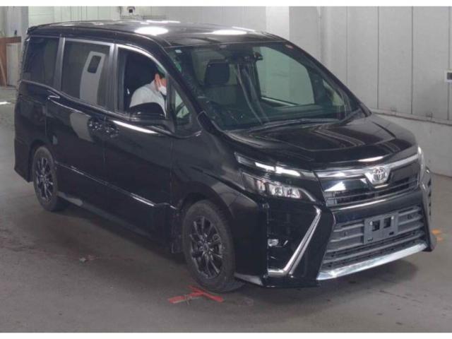 Used TOYOTA VOXY
