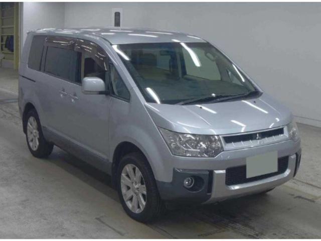 Used MITSUBISHI DELICA D:5