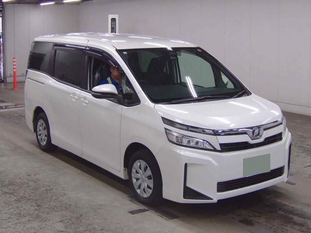 Used Toyota VOXY