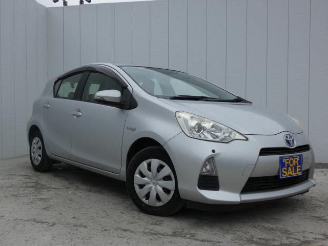 Used TOYOTA AQUA