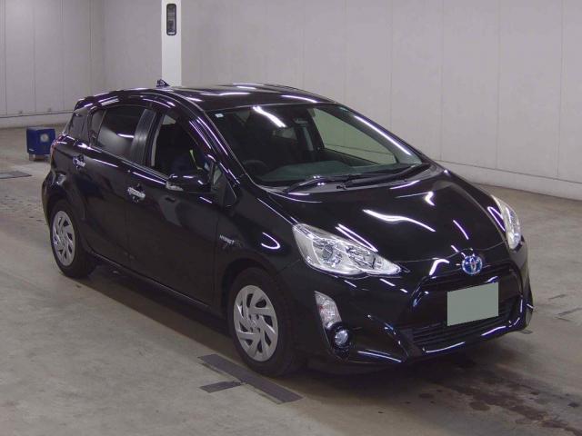 Used TOYOTA AQUA