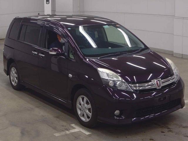 Used TOYOTA ISIS