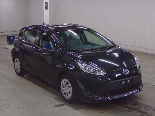 Used TOYOTA AQUA