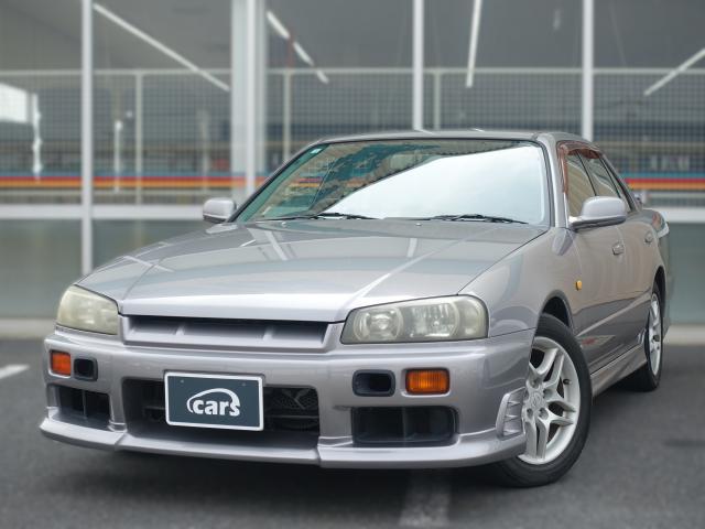 Used NISSAN SKYLINE