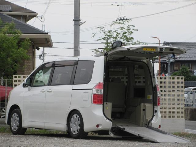 Used TOYOTA NOAH