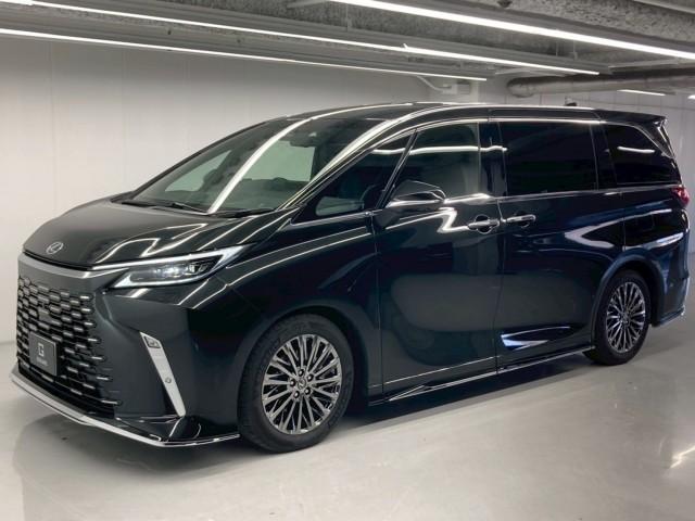 Used LEXUS LM