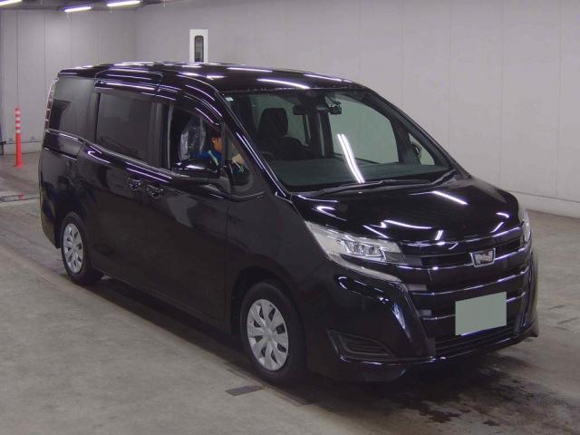 Used TOYOTA NOAH