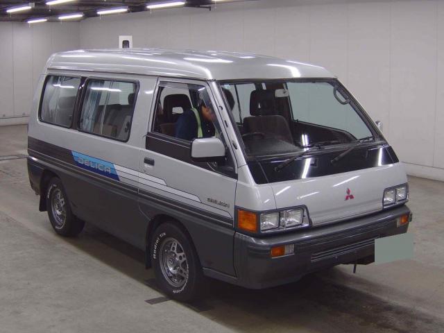 Mitsubishi Delica Star Wagon