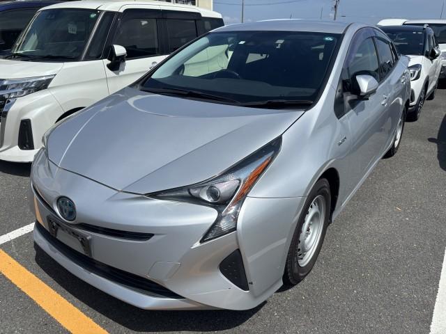 Used TOYOTA PRIUS