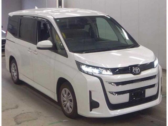 Used TOYOTA NOAH