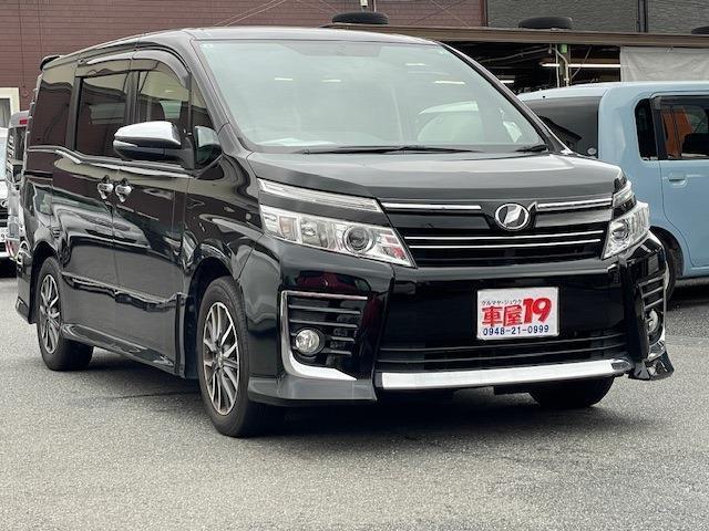 Used TOYOTA VOXY