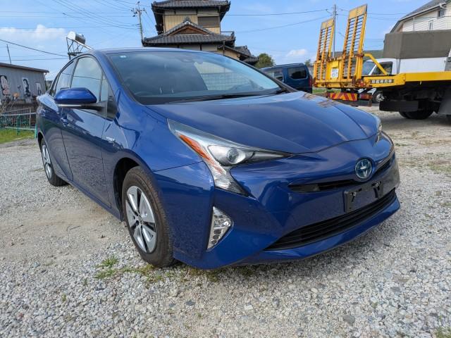 Used TOYOTA PRIUS