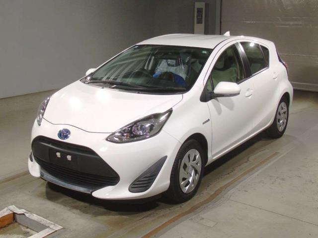 Used TOYOTA AQUA