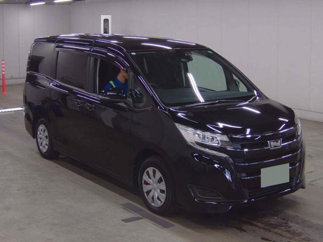 Used TOYOTA NOAH