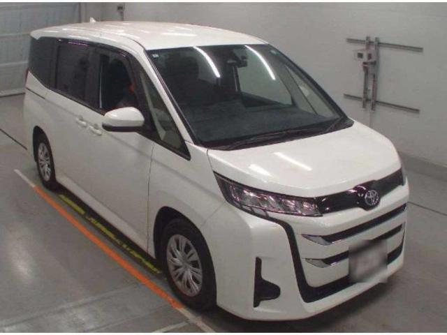 Used TOYOTA NOAH