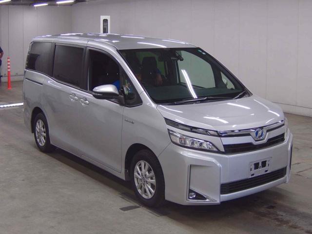 Used Toyota VOXY