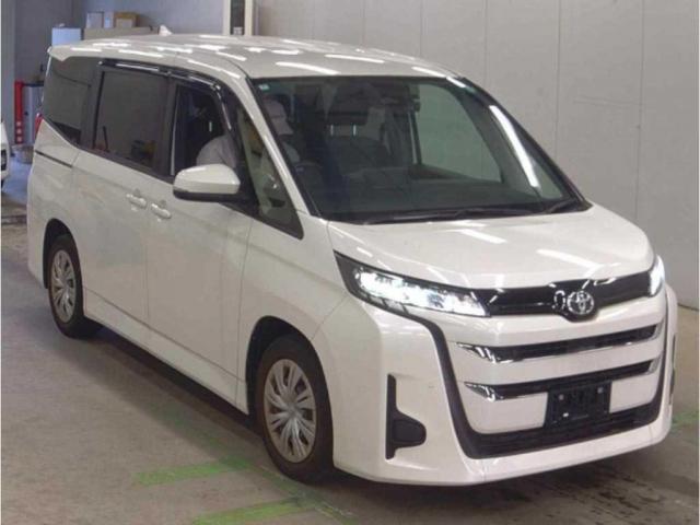 Used TOYOTA NOAH