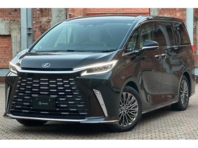 Used LEXUS LM