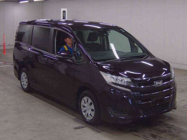 Used TOYOTA NOAH