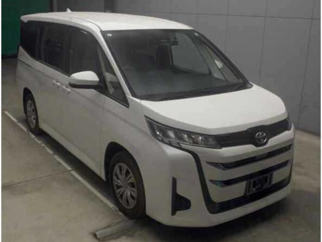 Used TOYOTA NOAH