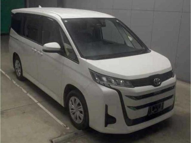 Used TOYOTA NOAH
