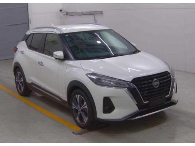 Used NISSAN KICKS