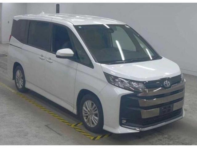 Used TOYOTA NOAH