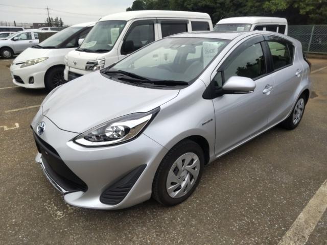 Used TOYOTA AQUA