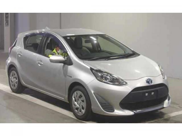 Used TOYOTA AQUA