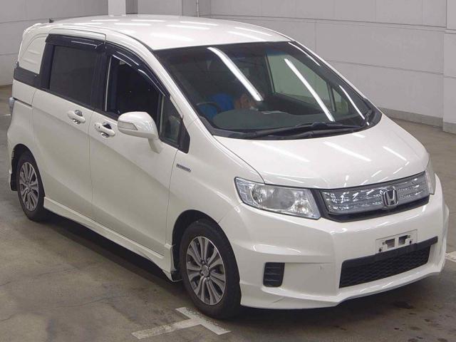 Honda Freed Spike Hybrid