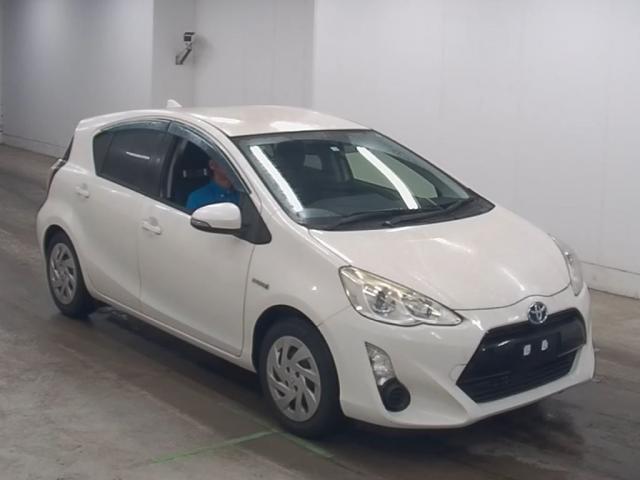 Used TOYOTA AQUA
