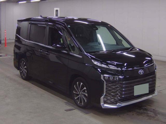 Used TOYOTA VOXY
