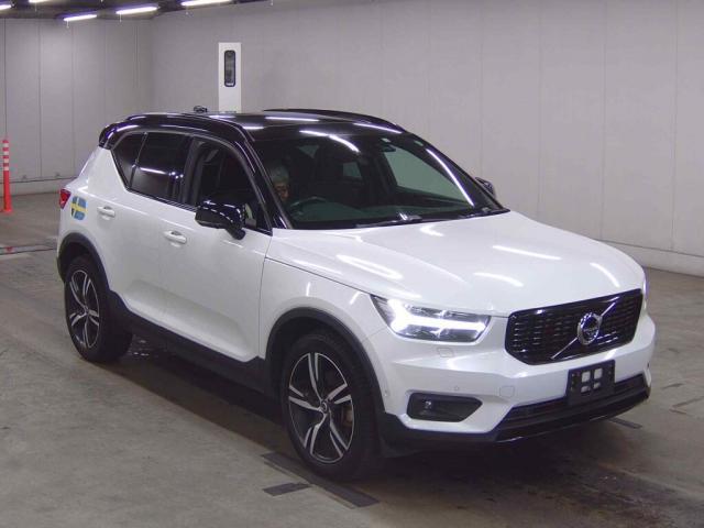 Used VOLVO XC40