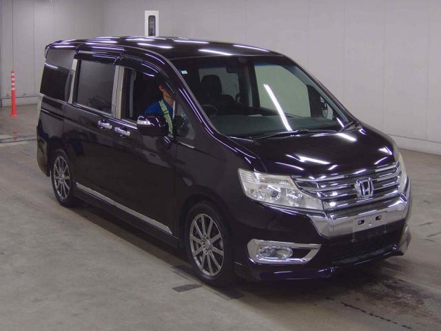 Used HONDA STEPWAGON SPADA