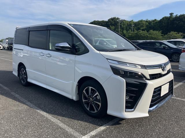 Used TOYOTA VOXY
