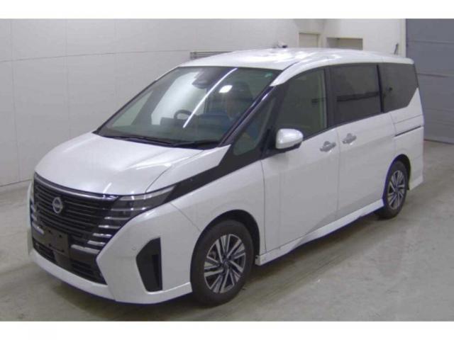 Used NISSAN SERENA