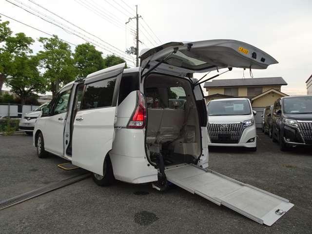 Used NISSAN SERENA