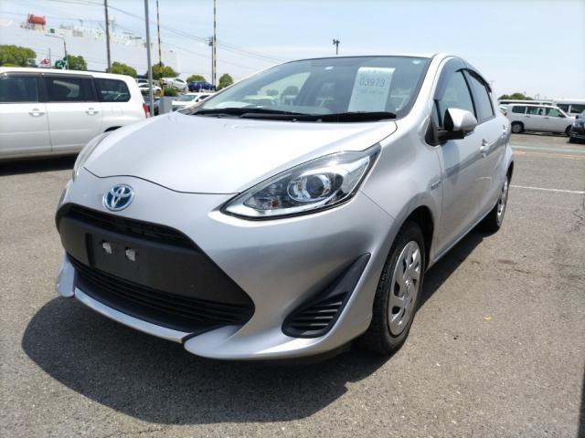 Used TOYOTA AQUA