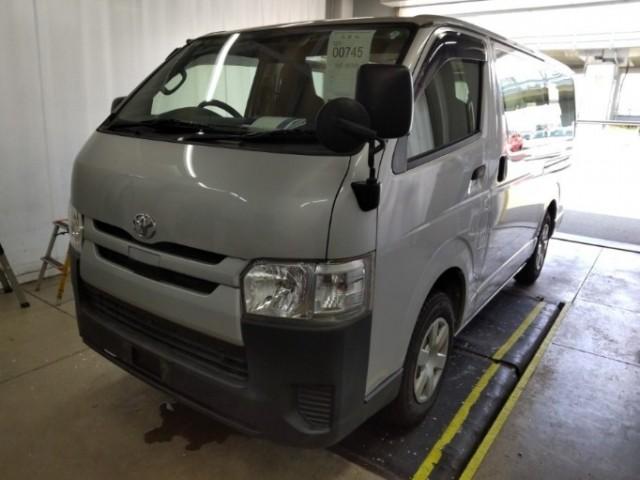 Used TOYOTA HIACE VAN