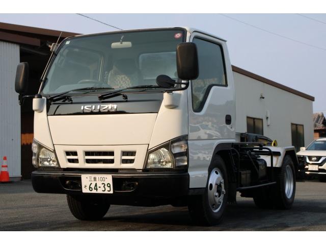 Isuzu ELF Truck