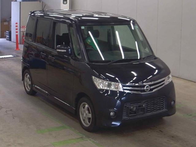 Used NISSAN ROOX