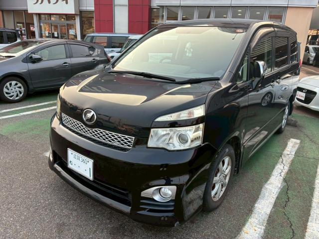 Used TOYOTA VOXY
