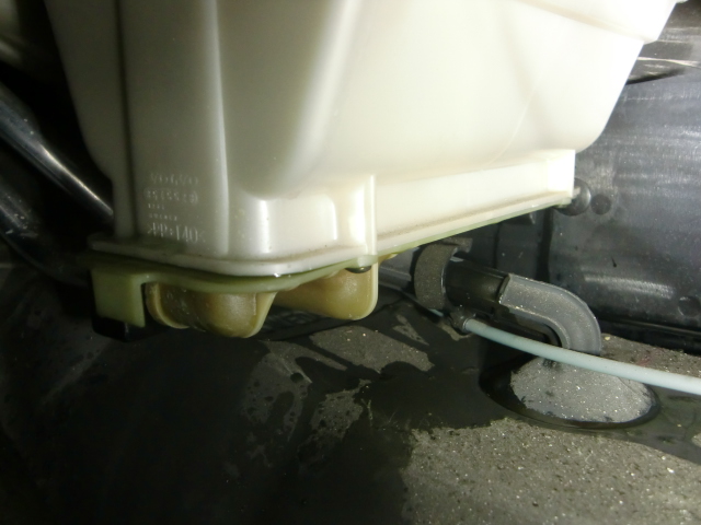 Volvo　ボルボ　ワンズ　ヒーターコア　エアコン　水漏れ　修理　点検　車検