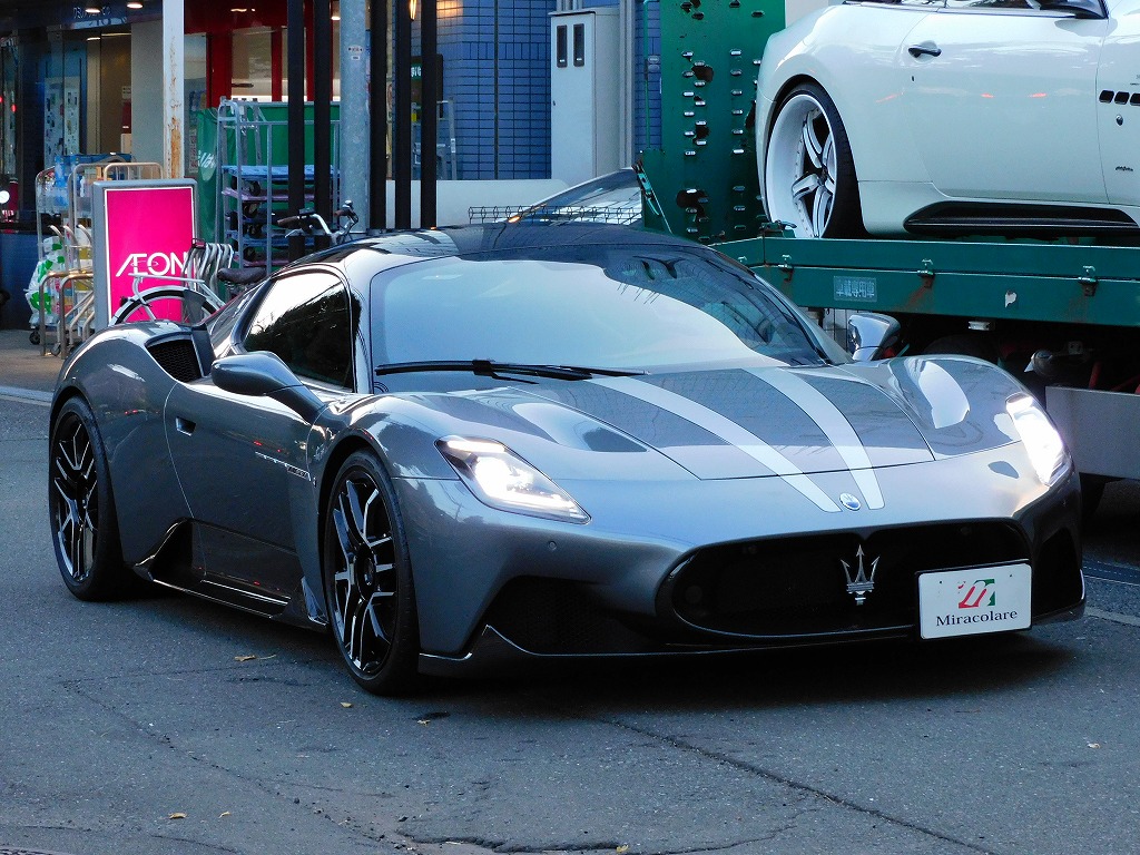 マセラティ専門店！ミラコラーレ