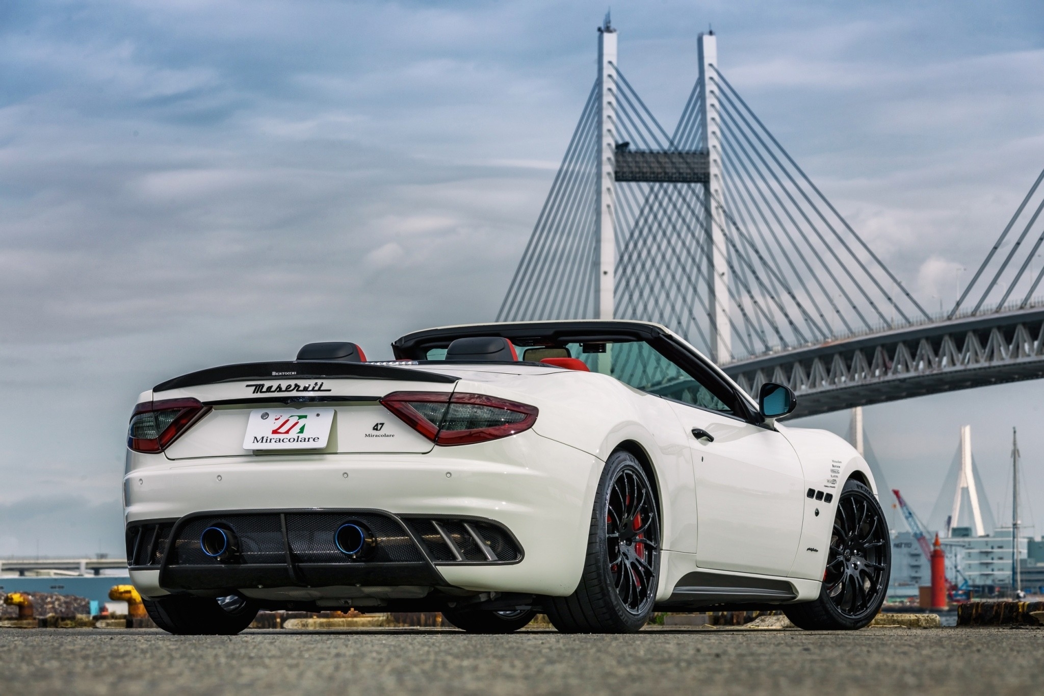 マセラティ専門店！ミラコラーレ